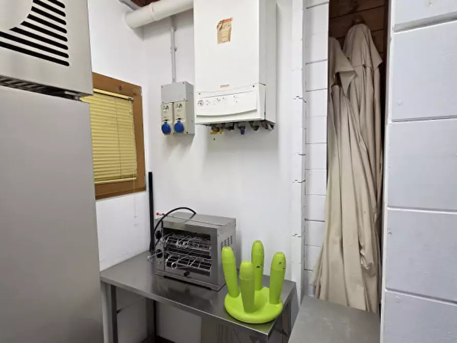 Immagine 9 di Attività commerciale in vendita  in Via Placido Cortese a Rovigo