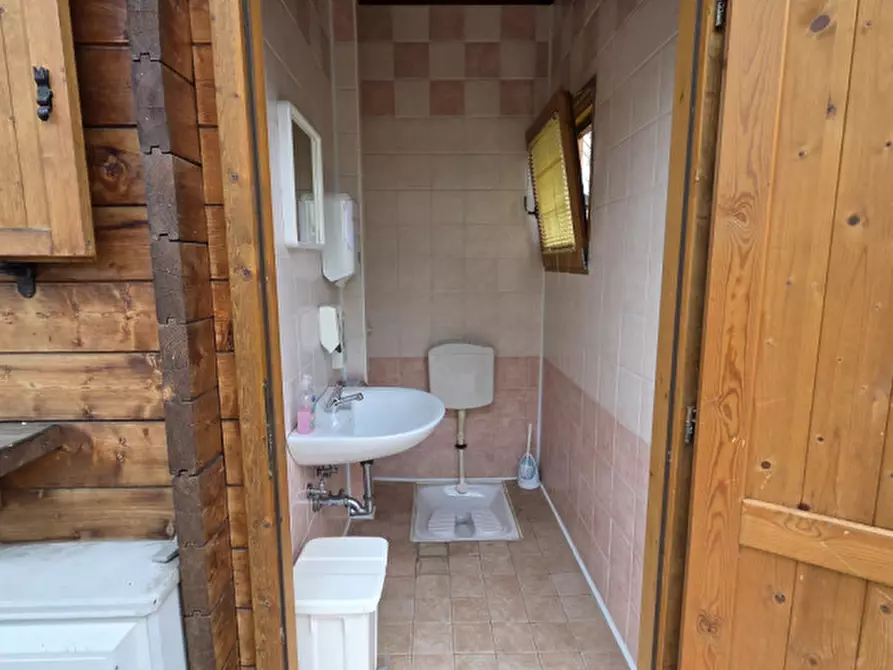 Immagine 13 di Attività commerciale in vendita  in Via Placido Cortese a Rovigo