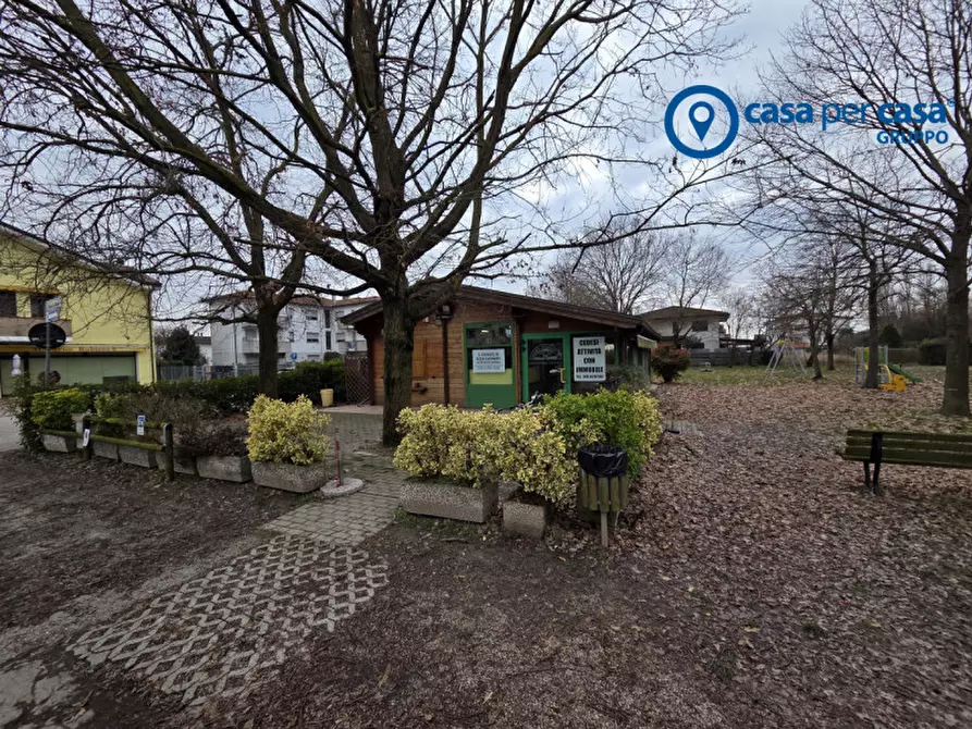 Immagine 21 di Attività commerciale in vendita  in Via Placido Cortese a Rovigo