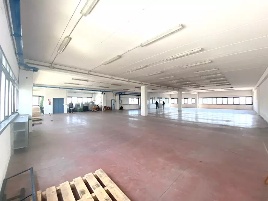 Immagine 2 di Capannone industriale in vendita  in VIA ROMAGNA a Cesena