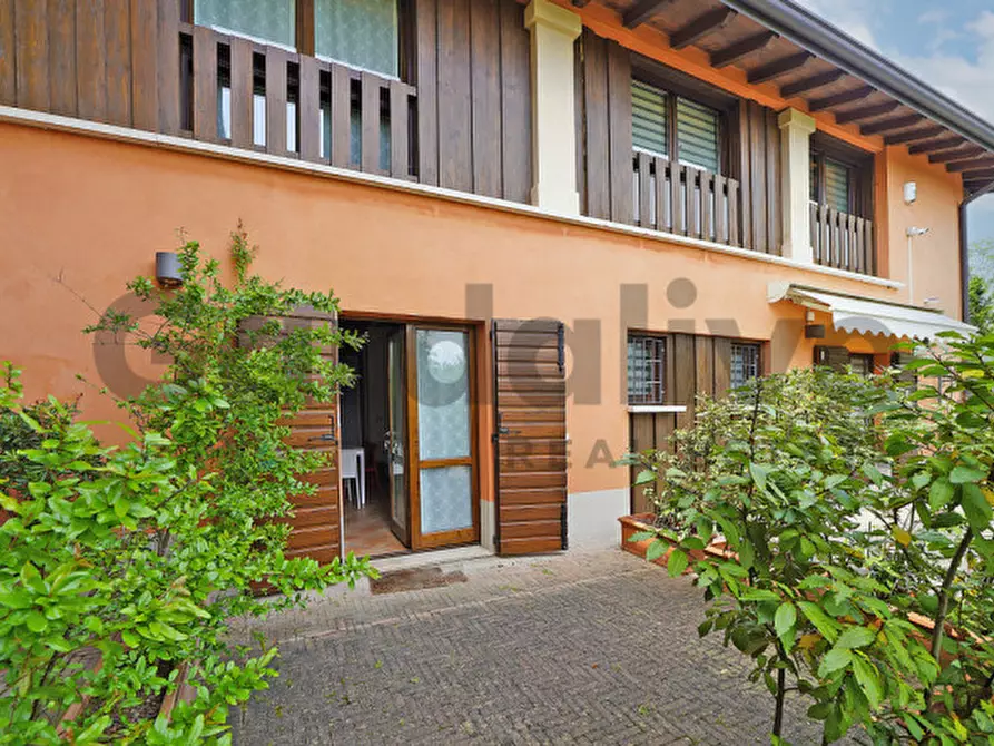 Immagine 3 di Appartamento in vendita  in Via del Panorama 36 a Salò