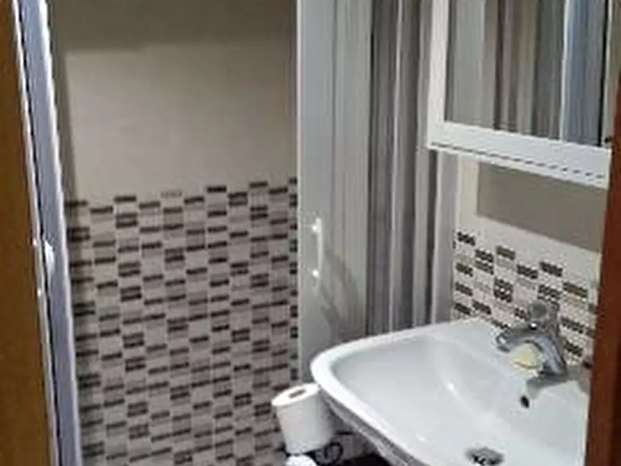 Immagine 3 di Appartamento in affitto  in Gradoni di chiaia 5 a Napoli