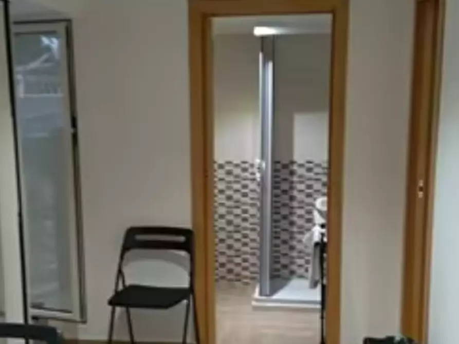 Immagine 4 di Appartamento in affitto  in Gradoni di chiaia 5 a Napoli