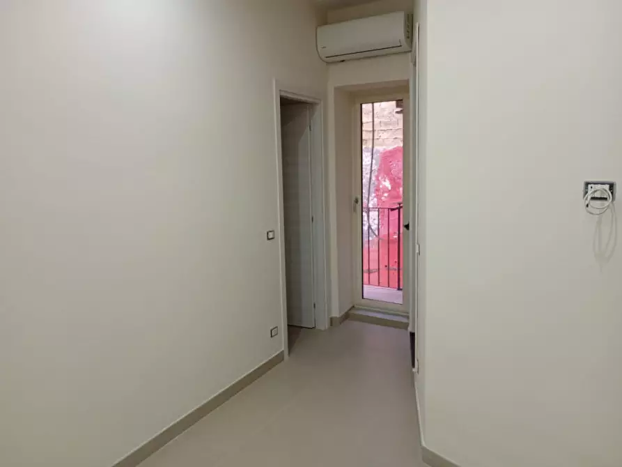 Immagine 6 di Appartamento in affitto  in Piazza Museo a Napoli