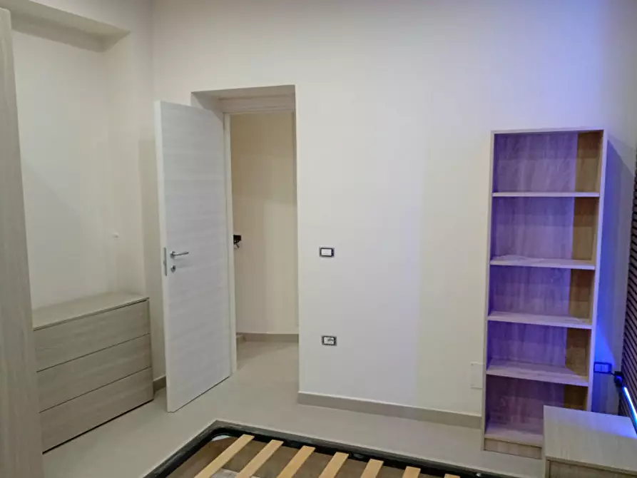 Immagine 21 di Appartamento in affitto  in Piazza Museo a Napoli