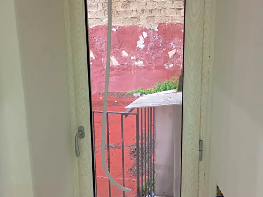 Immagine 28 di Appartamento in affitto  in Piazza Museo a Napoli