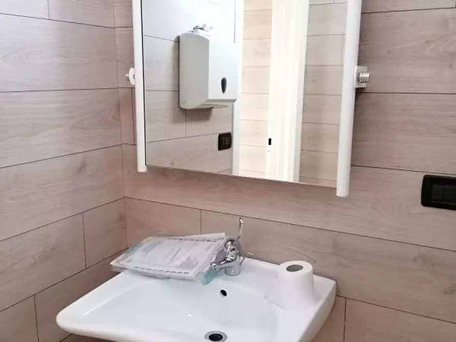 Immagine 5 di Negozio in affitto  in Via Gramsci a Cadoneghe