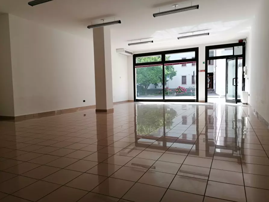 Immagine 8 di Negozio in affitto  in Via Gramsci a Cadoneghe