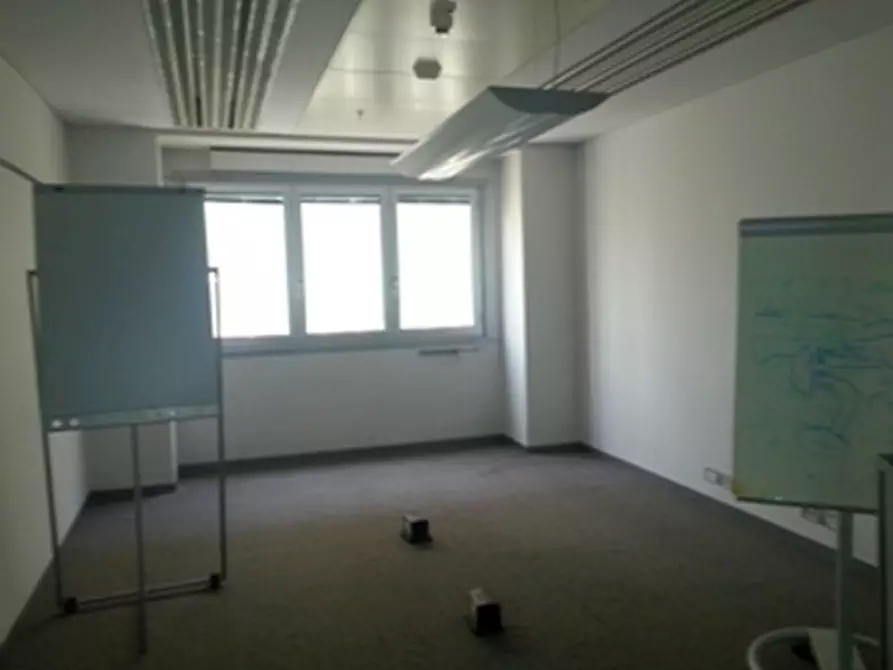 Immagine 14 di Ufficio in affitto  in VIA CAMPANIA a Monza