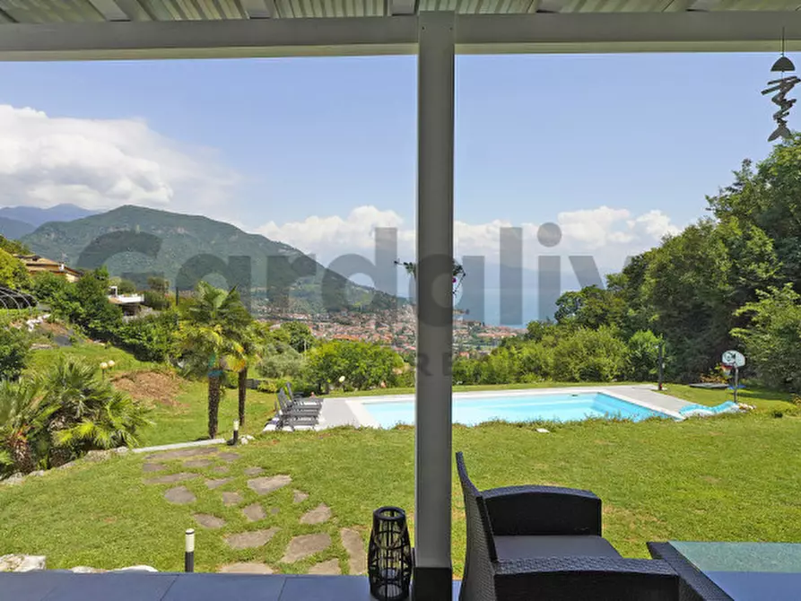 Immagine 1 di Casa indipendente in vendita  in Via Europa 71 a Salò