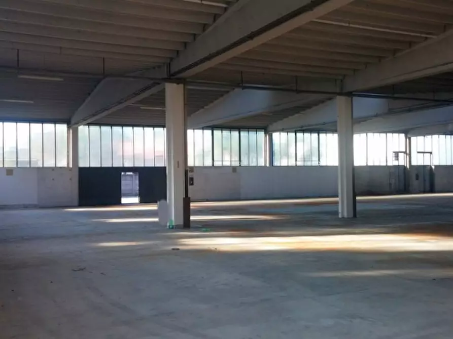 Immagine 8 di Capannone industriale in vendita  in VIA PODGORA a Vimercate