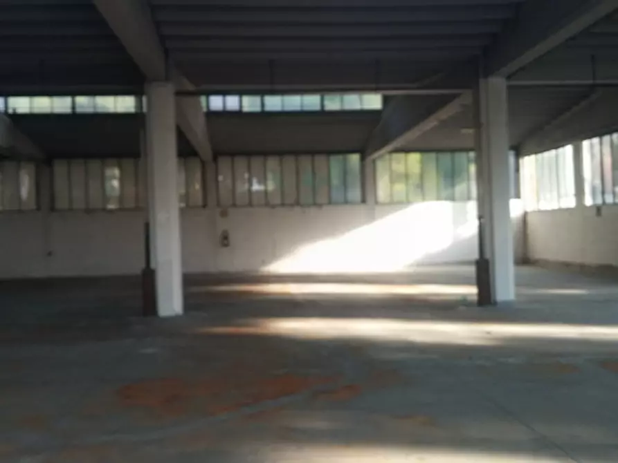 Immagine 10 di Capannone industriale in vendita  in VIA PODGORA a Vimercate