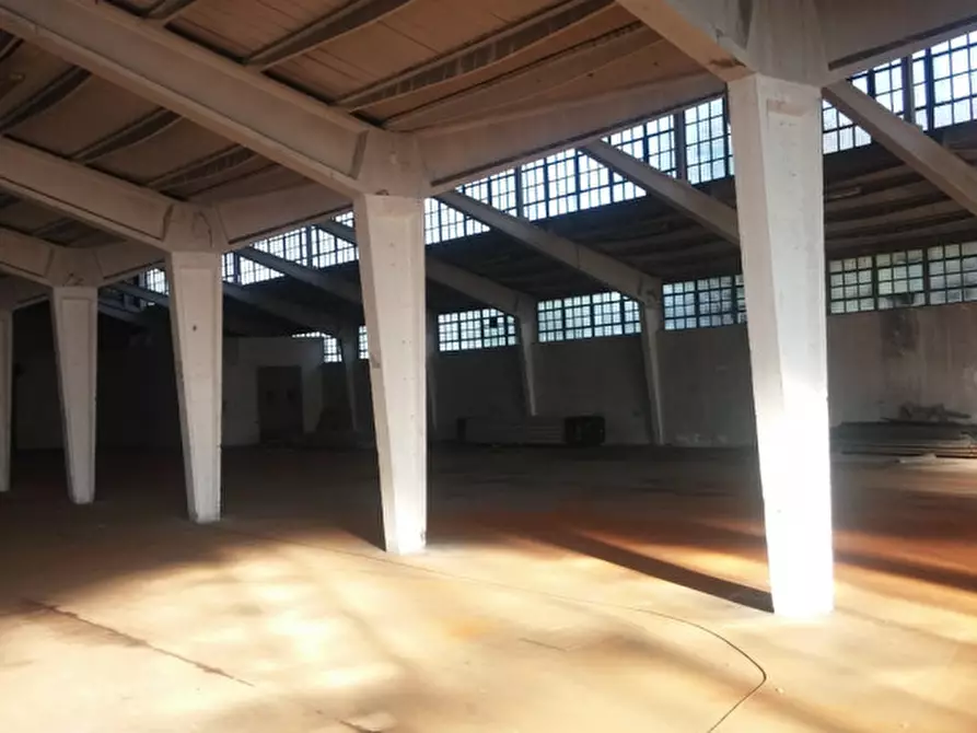 Immagine 13 di Capannone industriale in vendita  in VIA PODGORA a Vimercate