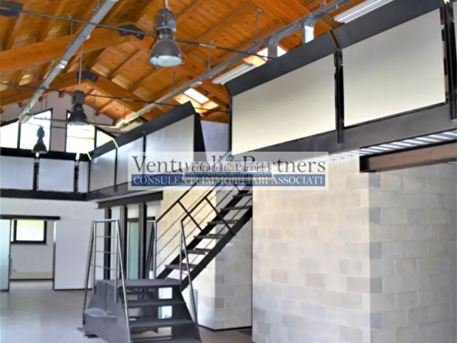 Immagine 6 di Ufficio in vendita  in via divisione acqui a Brescia