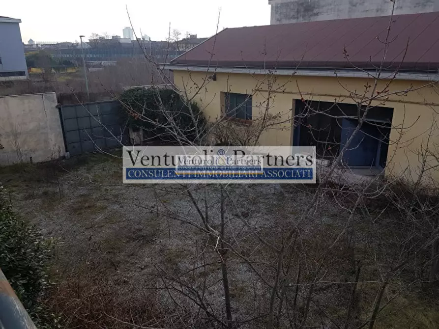 Immagine 14 di Ufficio in vendita  in via divisione acqui a Brescia