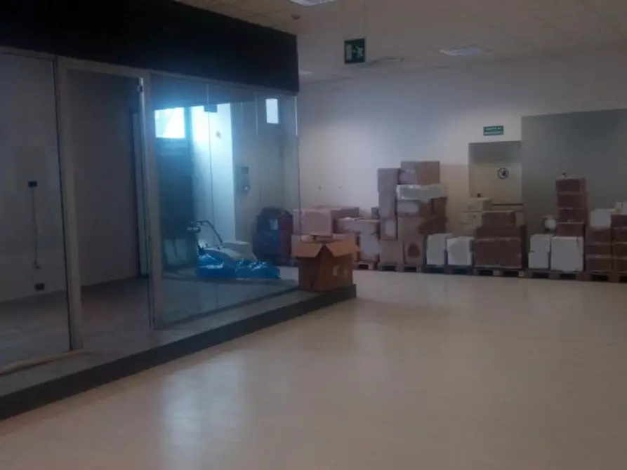Immagine 4 di Negozio in affitto  in STRADA ANTICA CASSANESE a Vignate