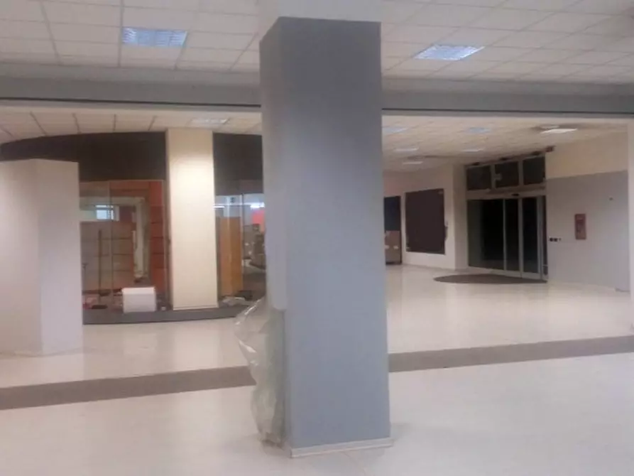 Immagine 8 di Negozio in affitto  in STRADA ANTICA CASSANESE a Vignate