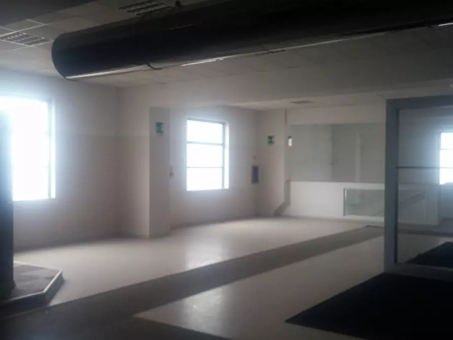 Immagine 15 di Attività commerciale in affitto  in STRADA ANTICA CASSANESE a Vignate