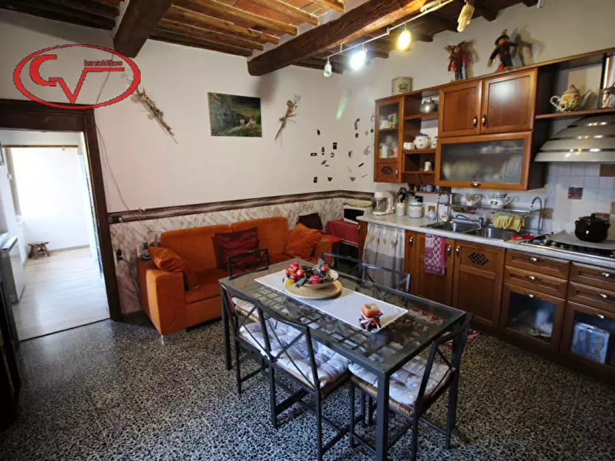 Immagine 1 di Appartamento in vendita  in via isidoro del lungo a Montevarchi