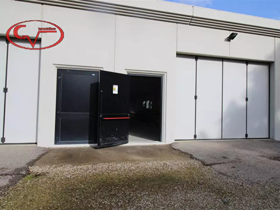 Immagine 2 di Laboratorio in vendita  in via valiani a Bucine