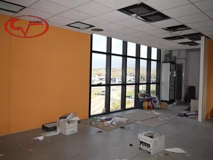 Immagine 10 di Laboratorio in vendita  in via valiani a Bucine