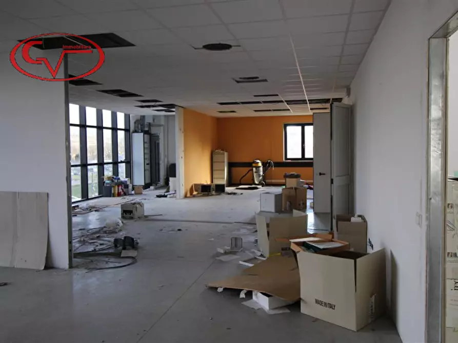 Immagine 13 di Laboratorio in vendita  in via valiani a Bucine