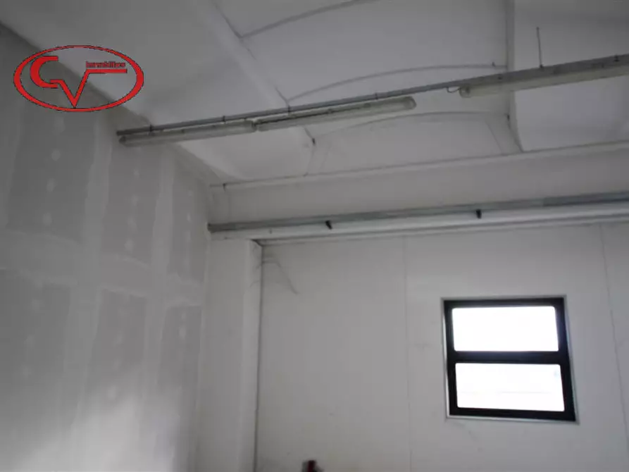 Immagine 15 di Laboratorio in vendita  in via valiani a Bucine