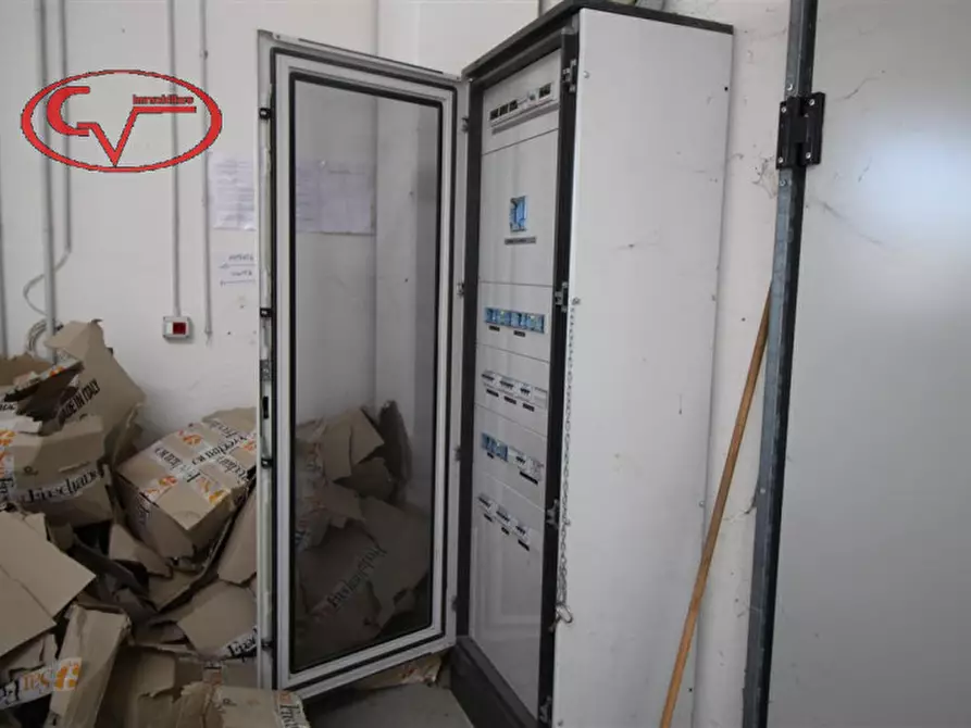 Immagine 19 di Laboratorio in vendita  in via valiani a Bucine