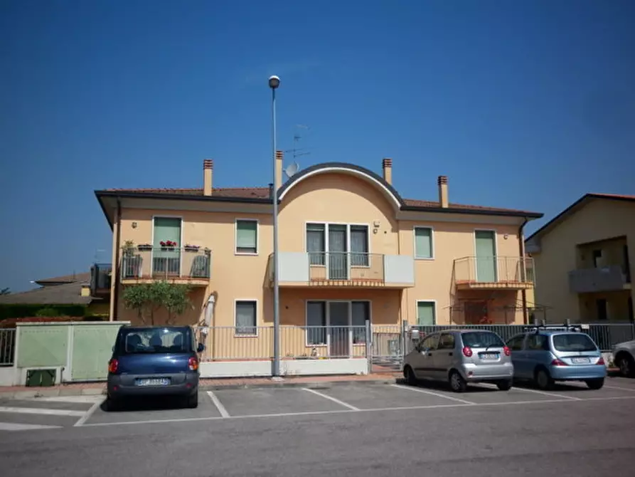 Immagine 1 di Appartamento in vendita  in Via Dante Alighieri a Mozzecane