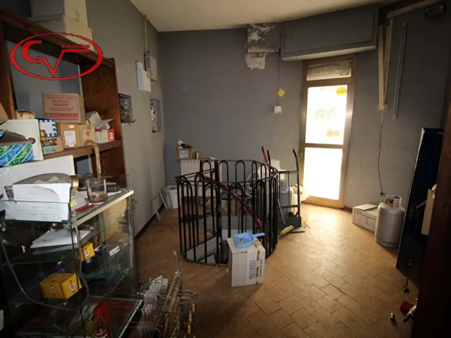 Immagine 6 di Negozio in affitto  in via Oberdan a Bucine