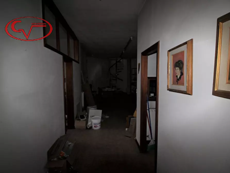 Immagine 8 di Negozio in affitto  in via Oberdan a Bucine