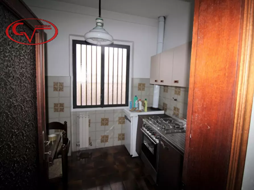 Immagine 10 di Negozio in affitto  in via Oberdan a Bucine