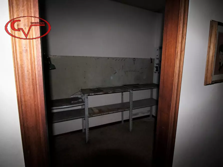 Immagine 12 di Negozio in affitto  in via Oberdan a Bucine