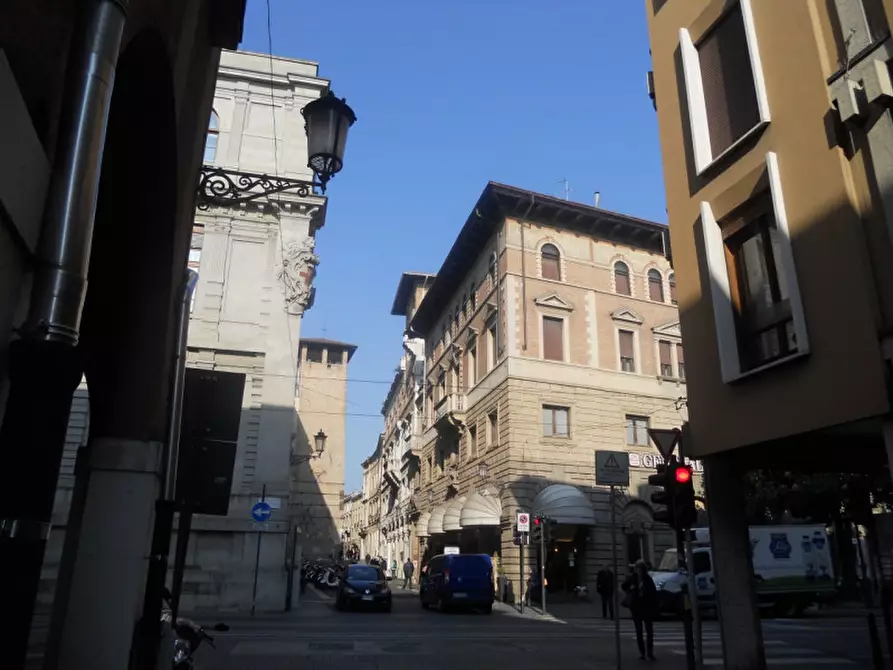 Immagine 1 di Negozio in vendita  in via oberdan a Padova