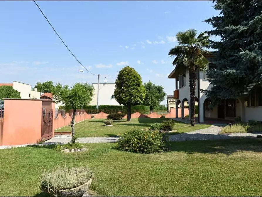 Immagine 1 di Villa in vendita  a Fiesso D'artico