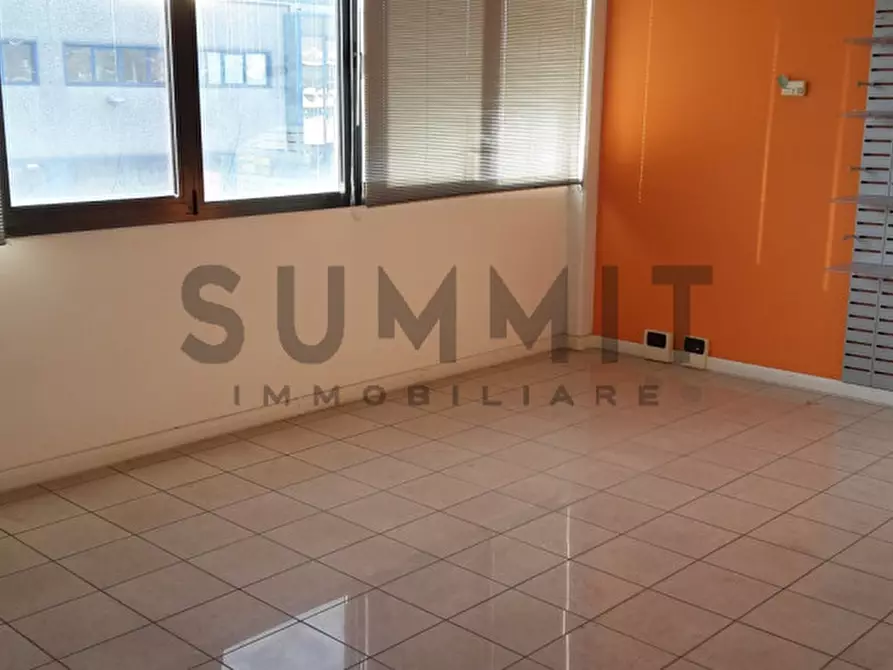 Immagine 2 di Ufficio in affitto  in Schio a Schio