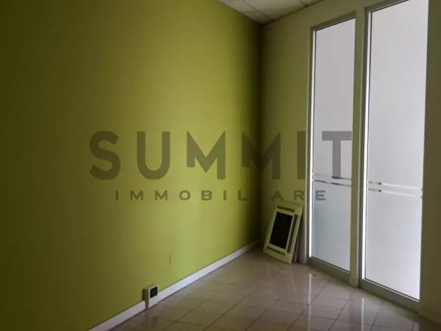 Immagine 5 di Ufficio in affitto  in Schio a Schio