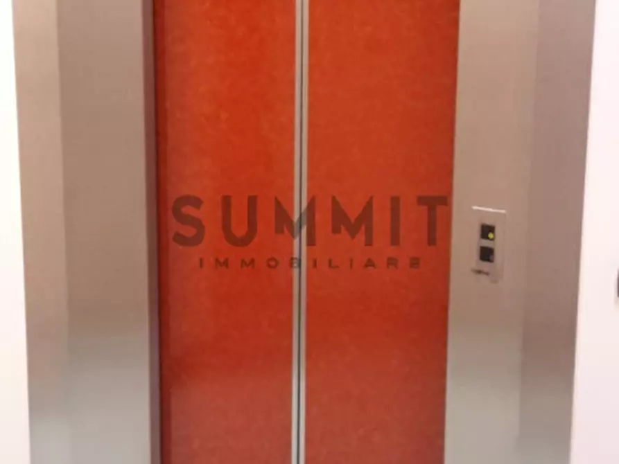 Immagine 7 di Ufficio in affitto  in Schio a Schio