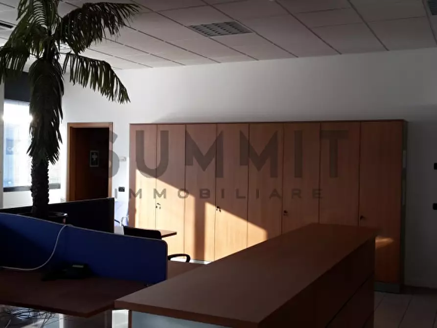 Immagine 5 di Ufficio in affitto  in Schio a Schio