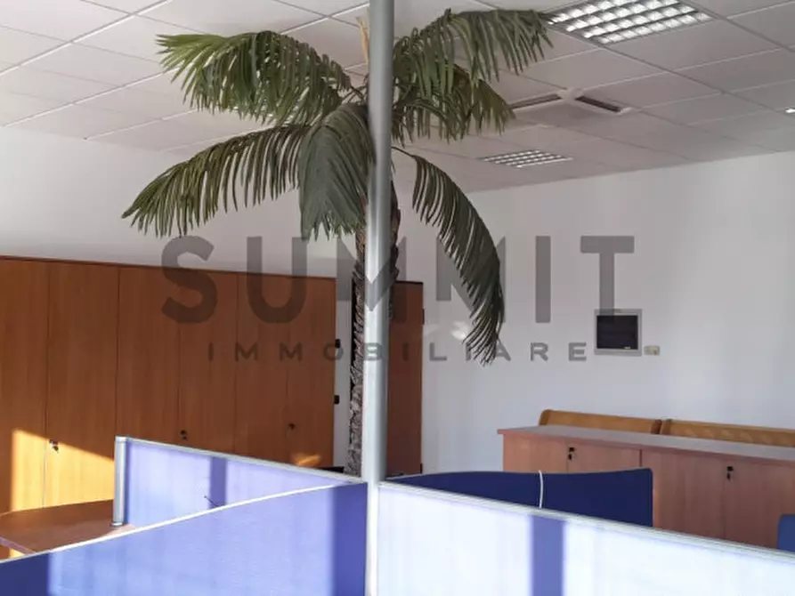 Immagine 8 di Ufficio in affitto  in Schio a Schio