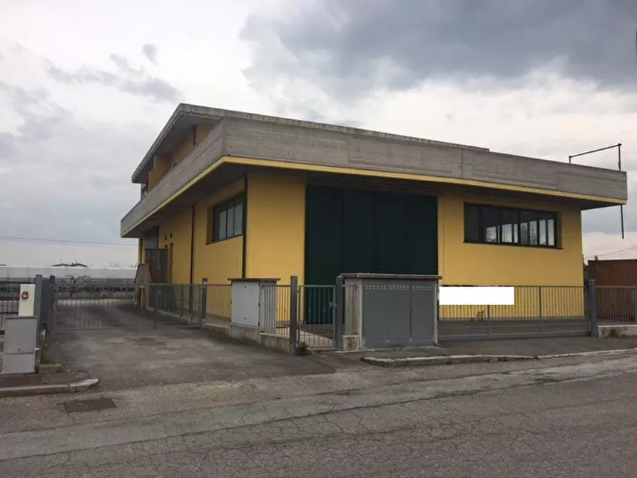 Immagine 2 di Capannone industriale in vendita  a Longiano