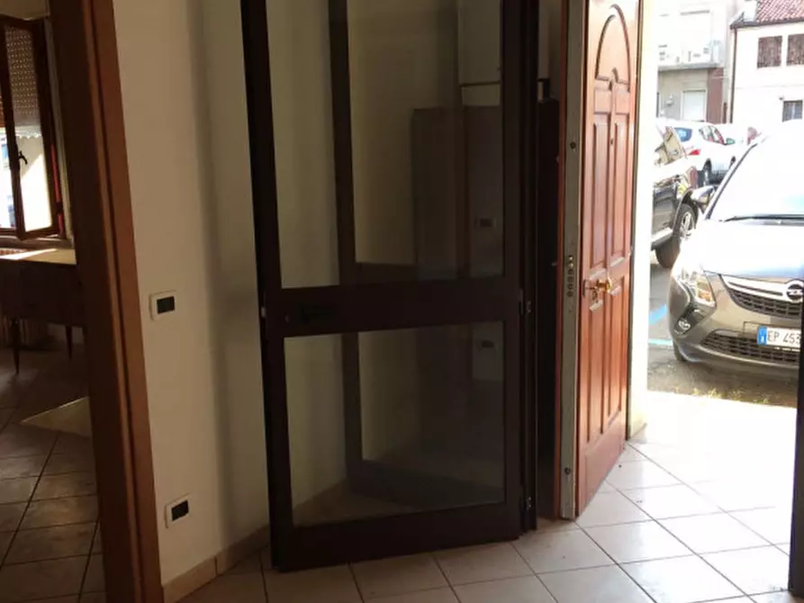 Immagine 8 di Ufficio in affitto  a Badia Polesine
