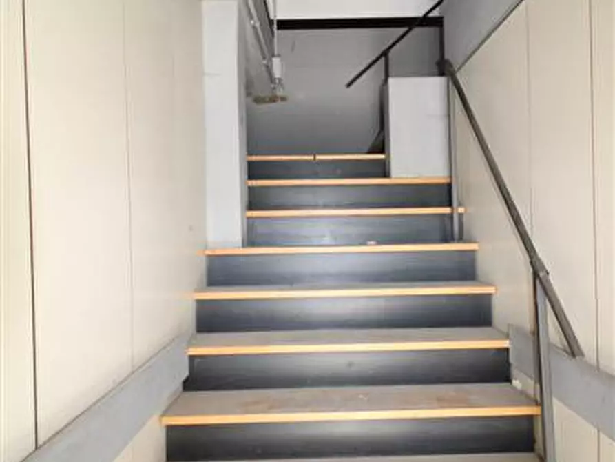 Immagine 2 di Ufficio in affitto  a Terranuova Bracciolini