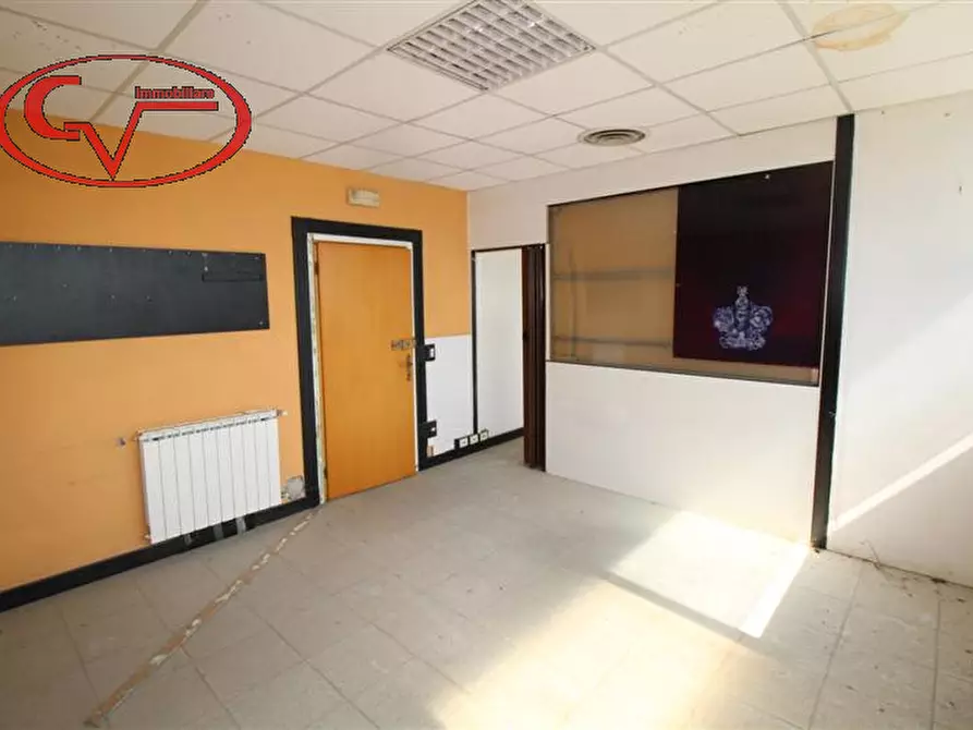 Immagine 8 di Ufficio in affitto  a Terranuova Bracciolini