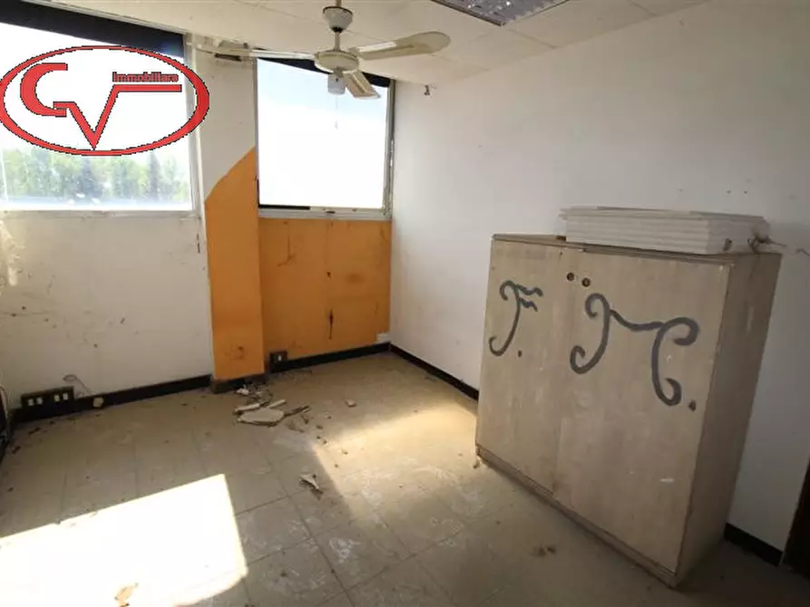 Immagine 10 di Ufficio in affitto  a Terranuova Bracciolini