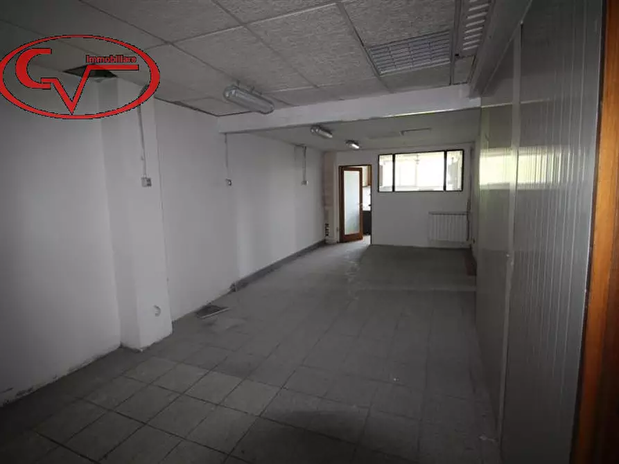 Immagine 13 di Ufficio in affitto  a Terranuova Bracciolini