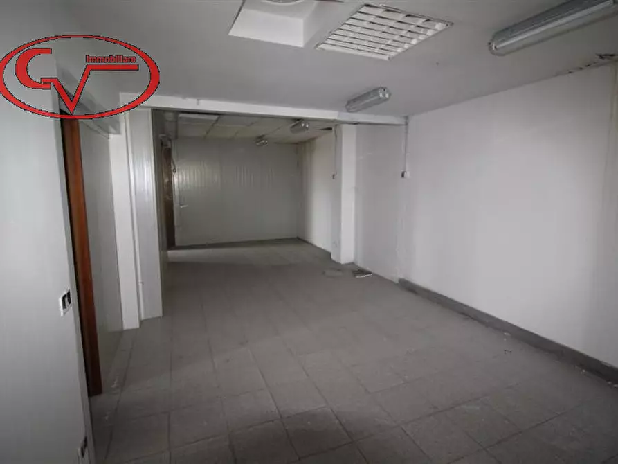 Immagine 15 di Ufficio in affitto  a Terranuova Bracciolini