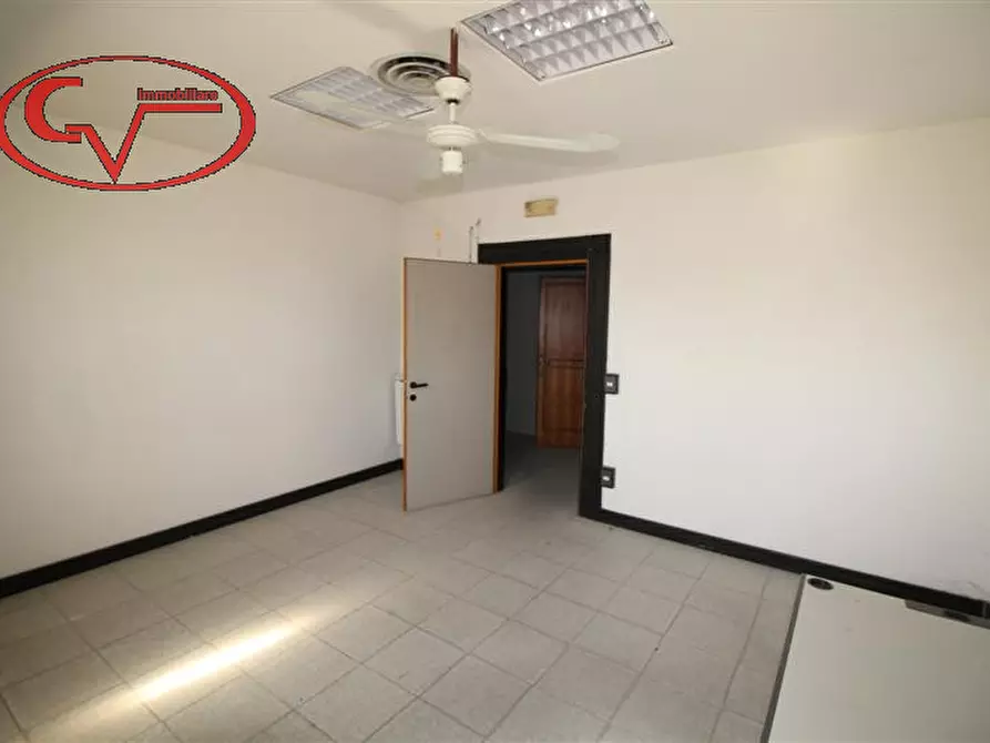 Immagine 23 di Ufficio in affitto  a Terranuova Bracciolini