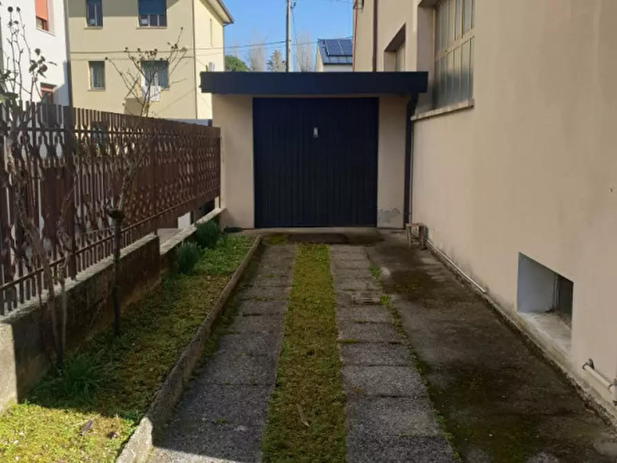 Immagine 2 di Casa bifamiliare in vendita  in Via San Valentino a Pordenone
