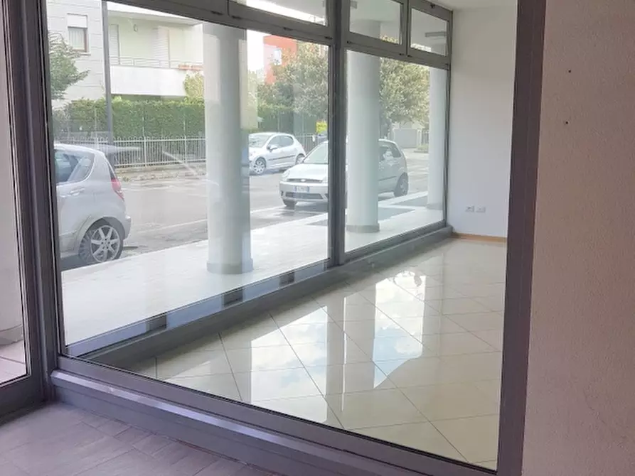 Immagine 3 di Negozio in affitto  in via trieste a Mestrino